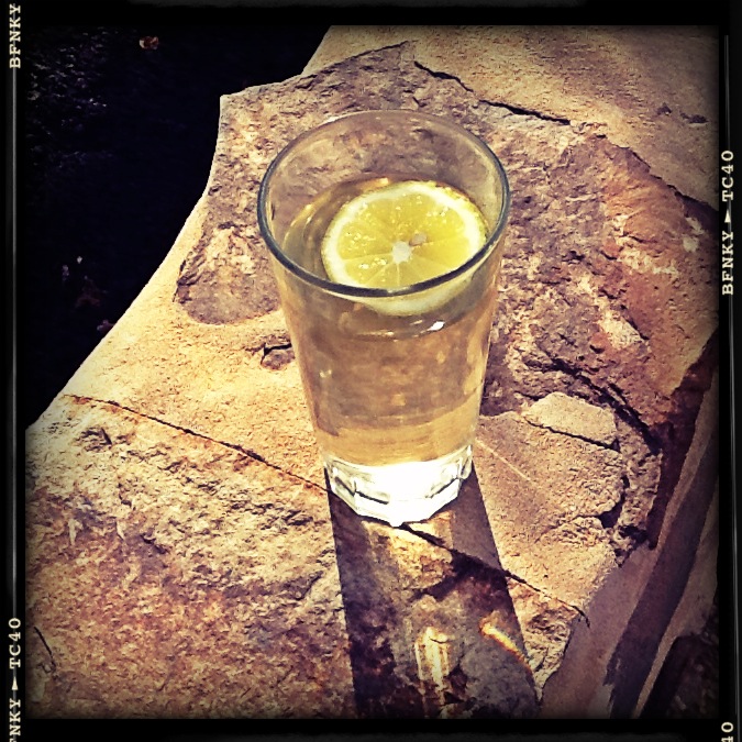 water with lemon pic
