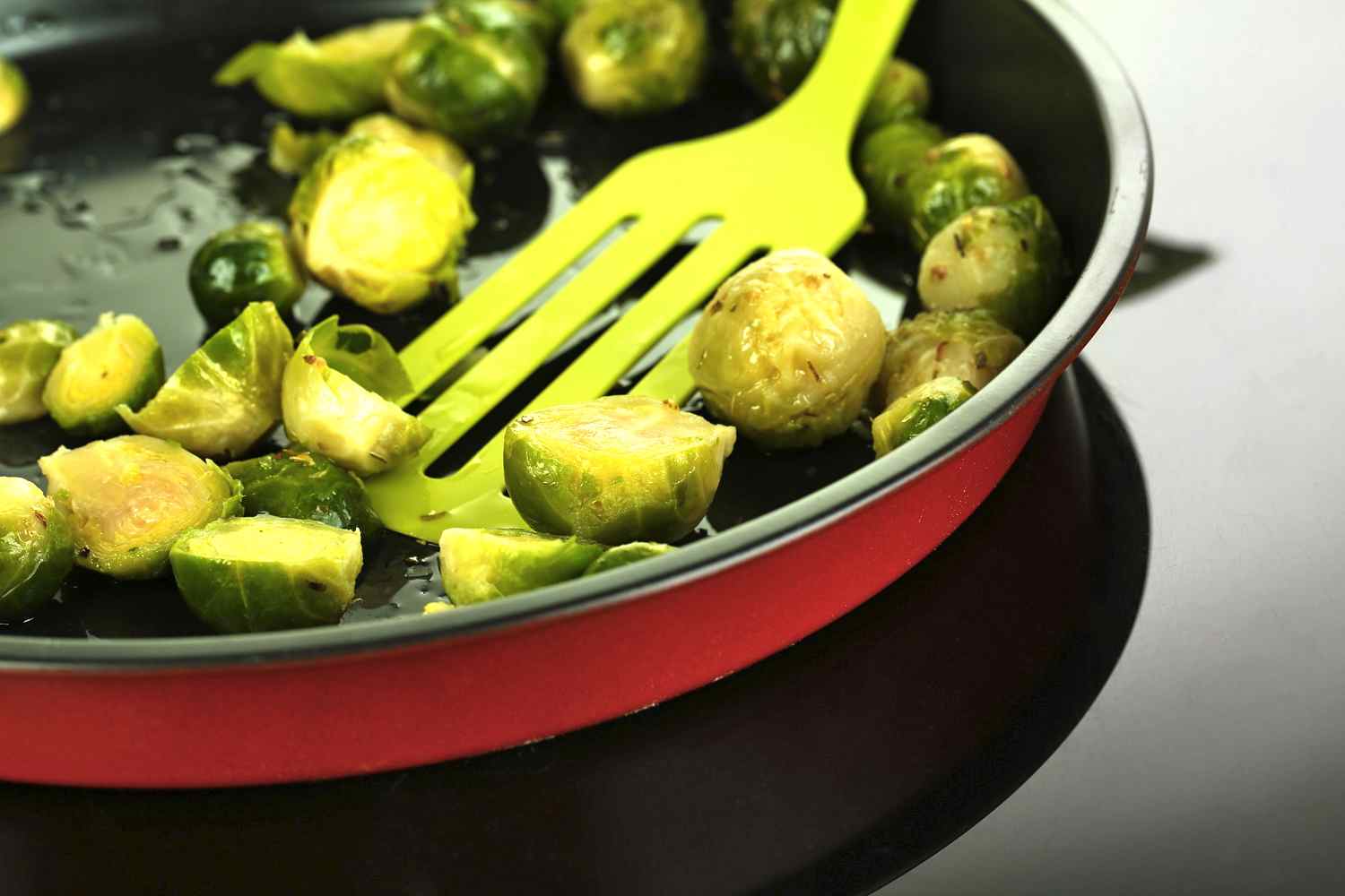 Brussel sprouts on the pan
