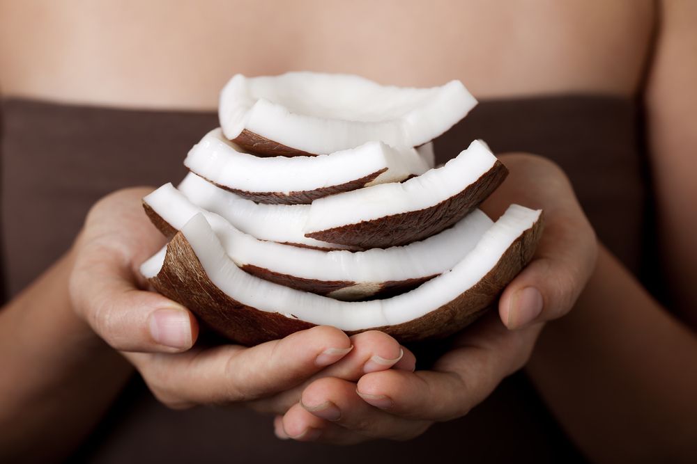 coconut-on-hands-spa-collection