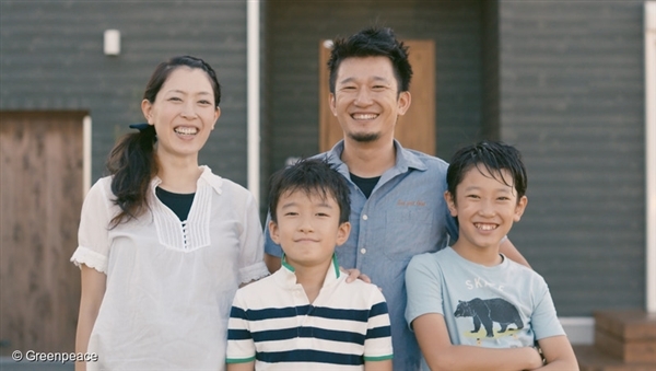 Одна из двух японских семей - участников эксперимента