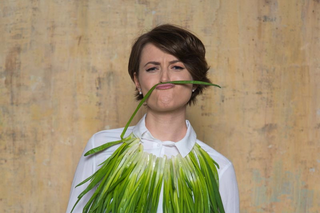 Natalia Guseva with green onion zeleniy luk lookbio photoshoot