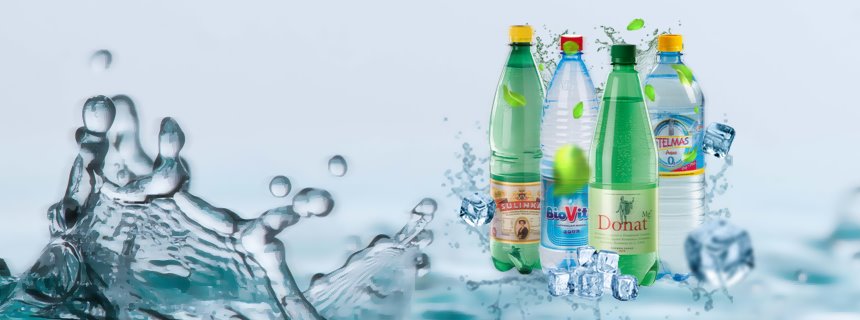На фото вода, которую продает компания "Здоровая вод", в том числе и "заряженная" Biovita